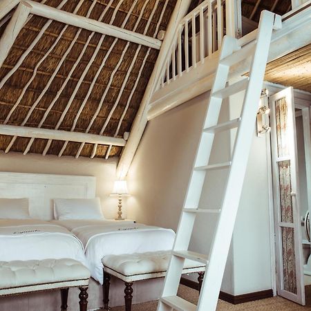 Iris Boutique Hotel Уолфиш-Бей Экстерьер фото