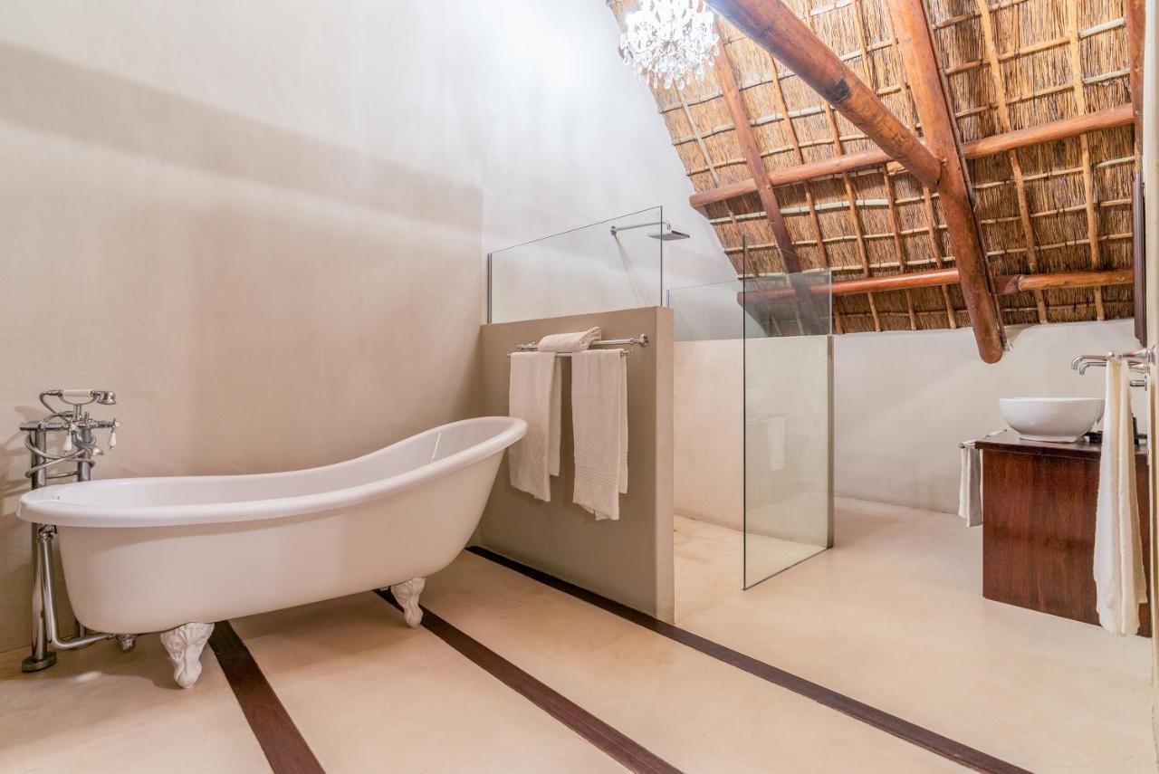 Iris Boutique Hotel Уолфиш-Бей Экстерьер фото