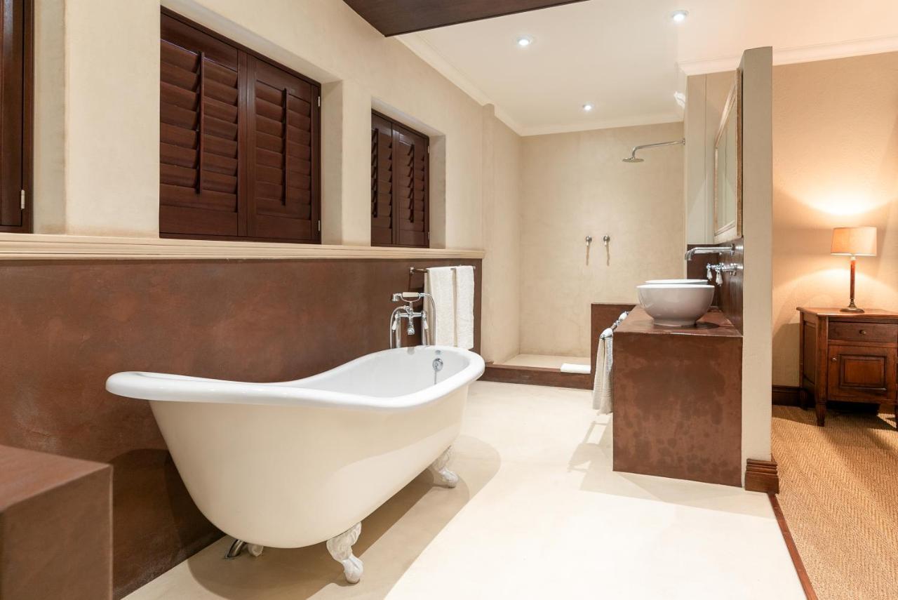 Iris Boutique Hotel Уолфиш-Бей Экстерьер фото
