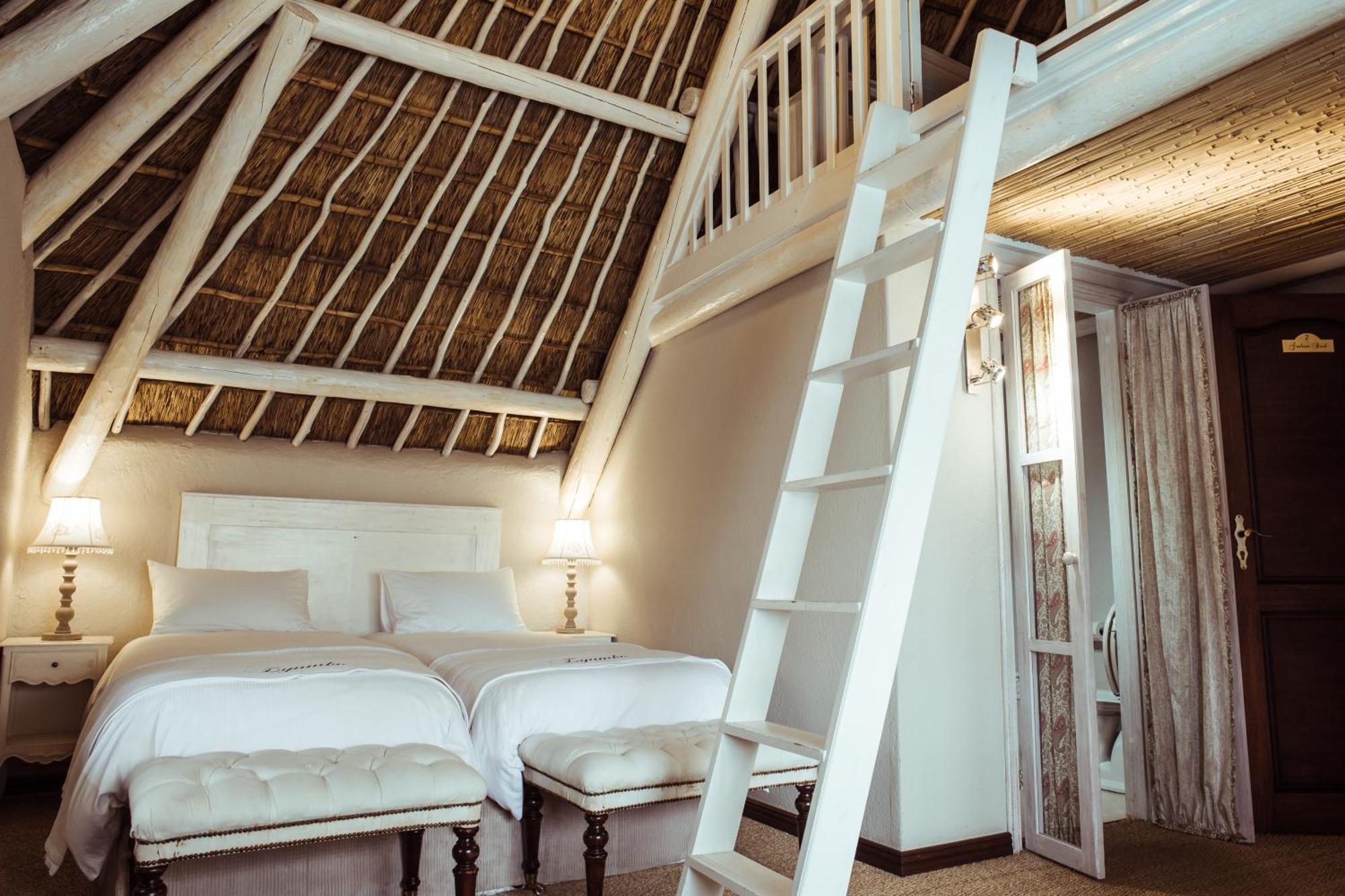 Iris Boutique Hotel Уолфиш-Бей Экстерьер фото