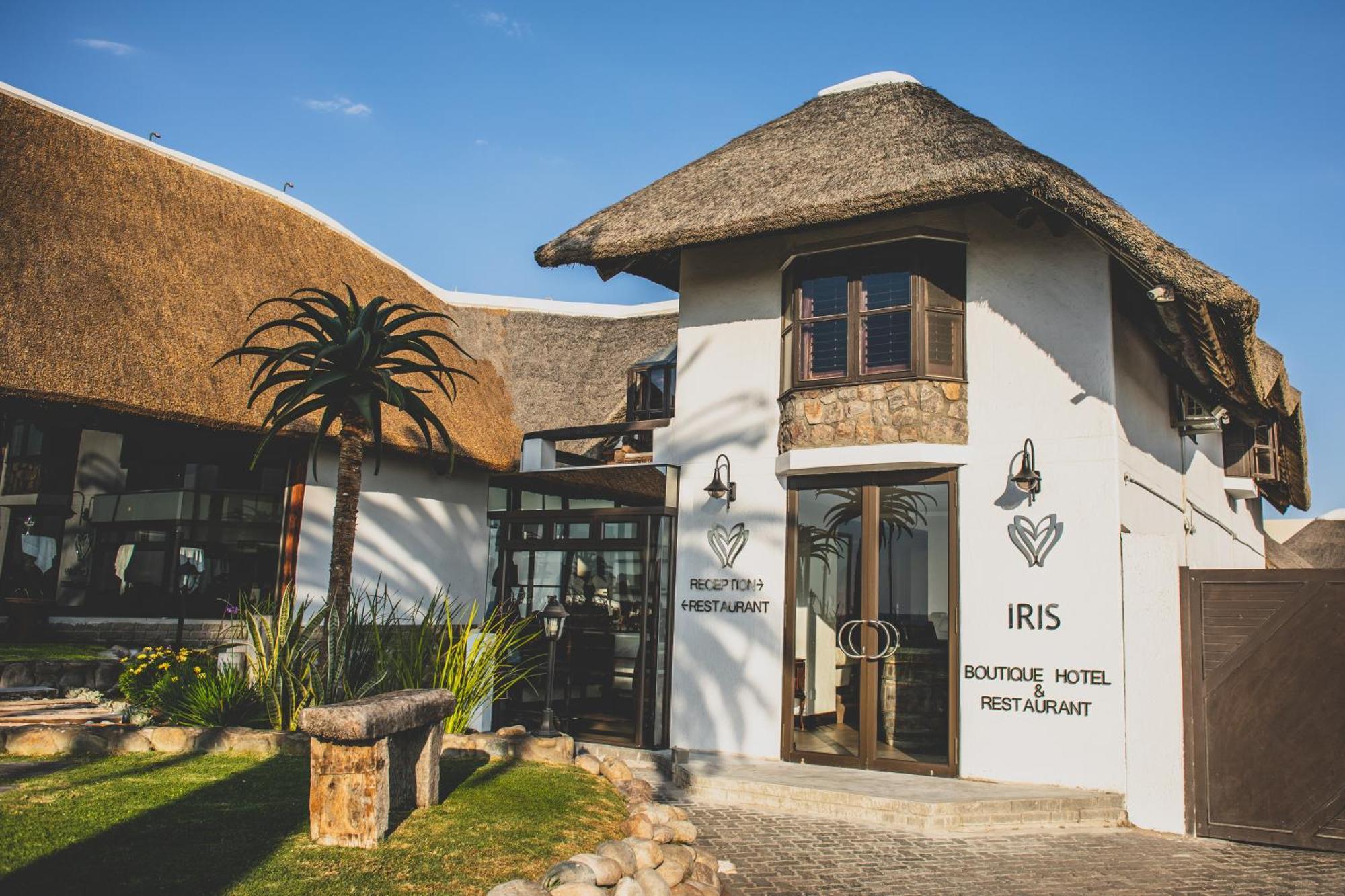 Iris Boutique Hotel Уолфиш-Бей Экстерьер фото