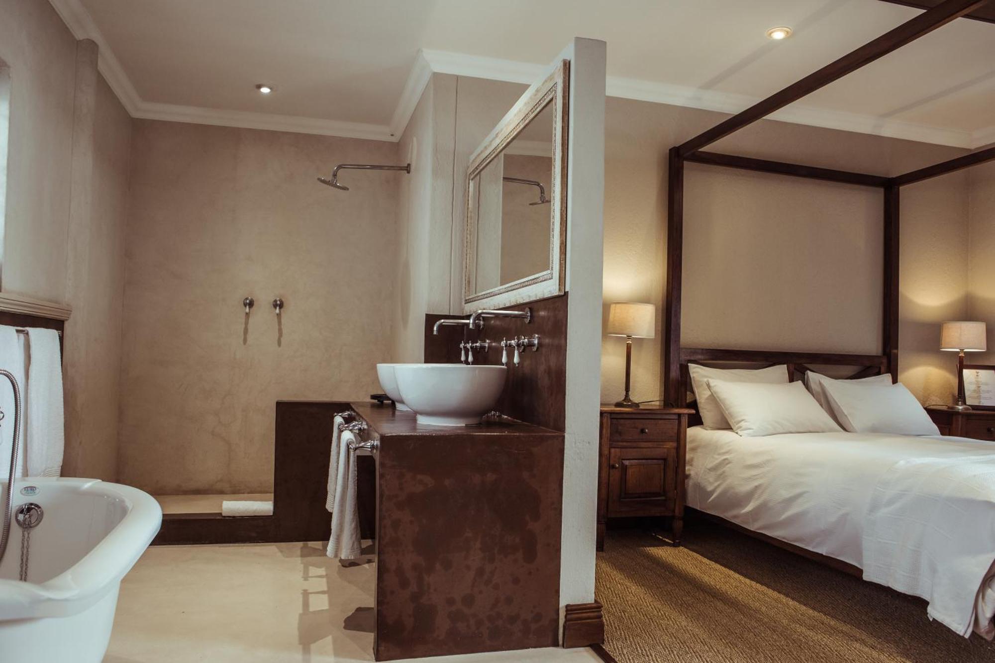 Iris Boutique Hotel Уолфиш-Бей Экстерьер фото