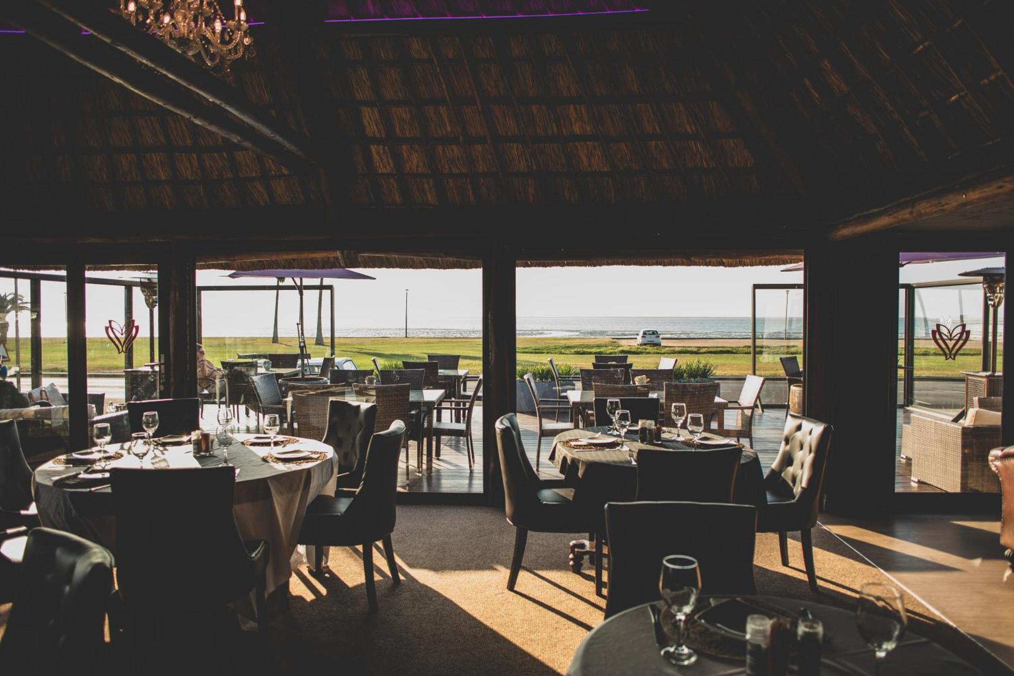 Iris Boutique Hotel Уолфиш-Бей Экстерьер фото