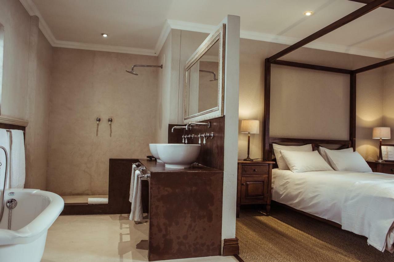 Iris Boutique Hotel Уолфиш-Бей Экстерьер фото
